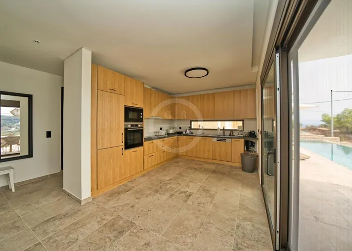 Evelinas View * Порто Хели